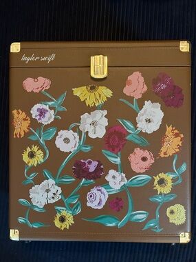 Taylor Swift Acoustic Piano Vinyl Case